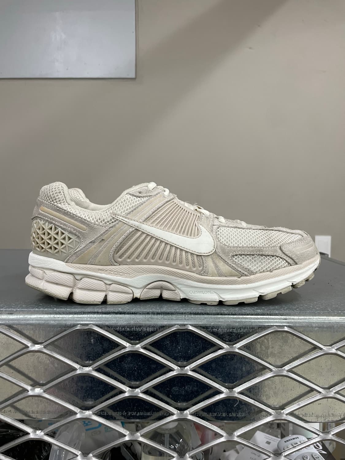 나이키 줌 보메로 5 화이트 팬텀 265 상품이미지4