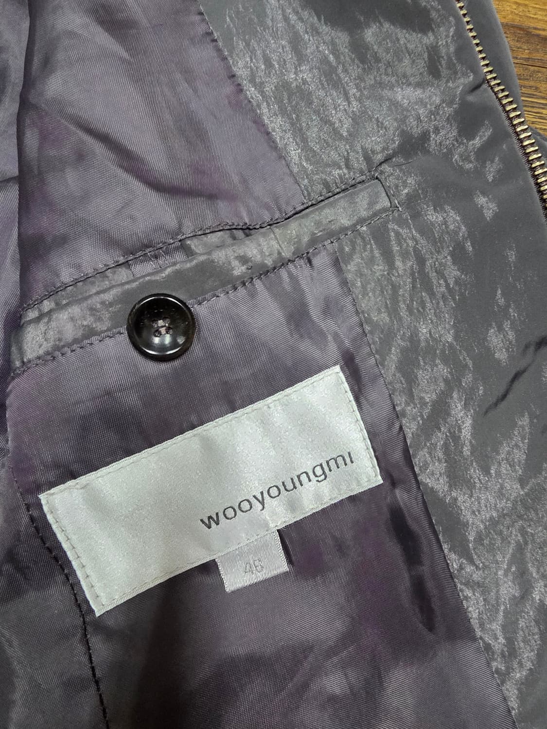 우영미 하이넥 글로시 집업자켓  상품이미지5