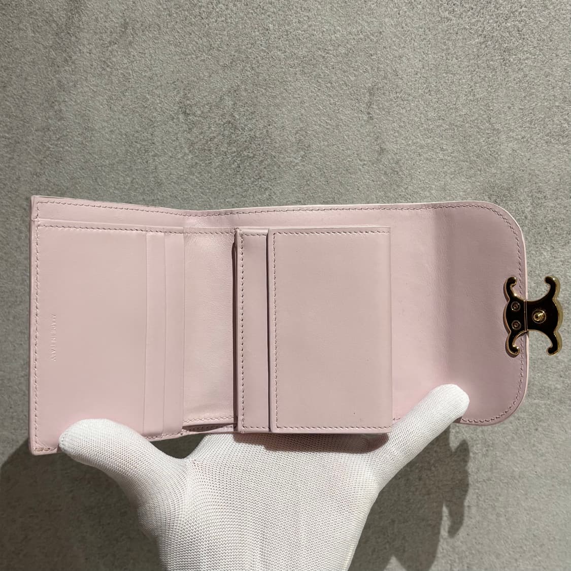 A+ OS사이즈 셀린느 트리옹프 금장 반지갑 연핑크 상품이미지4