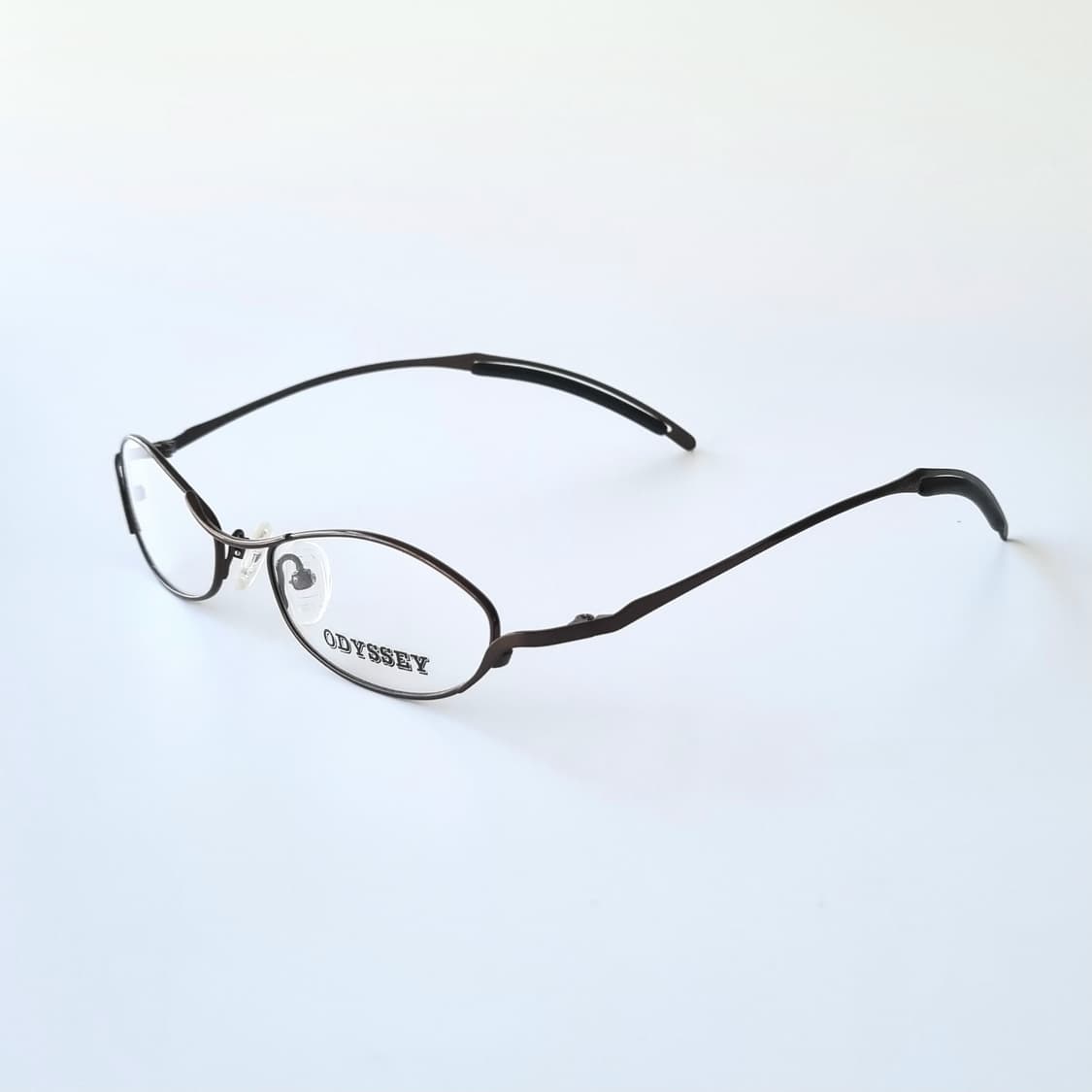 데드스탁 지적인 분위기를 완성하는 슬림 메탈 안경테 상품이미지2