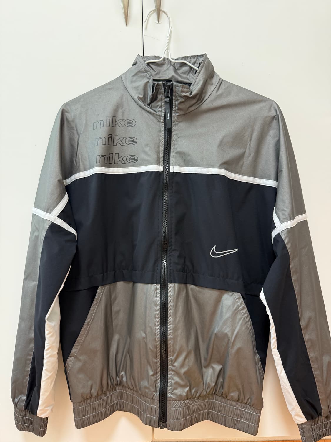 나이키 바람막이 상품이미지1