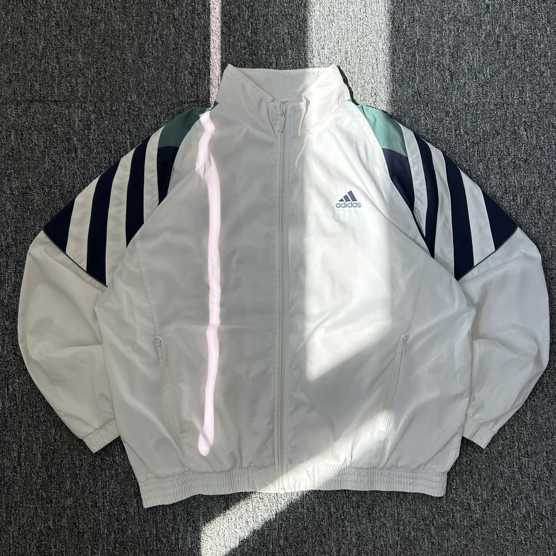 아디다스 00’s 올드스쿨 바람막이 상품이미지1