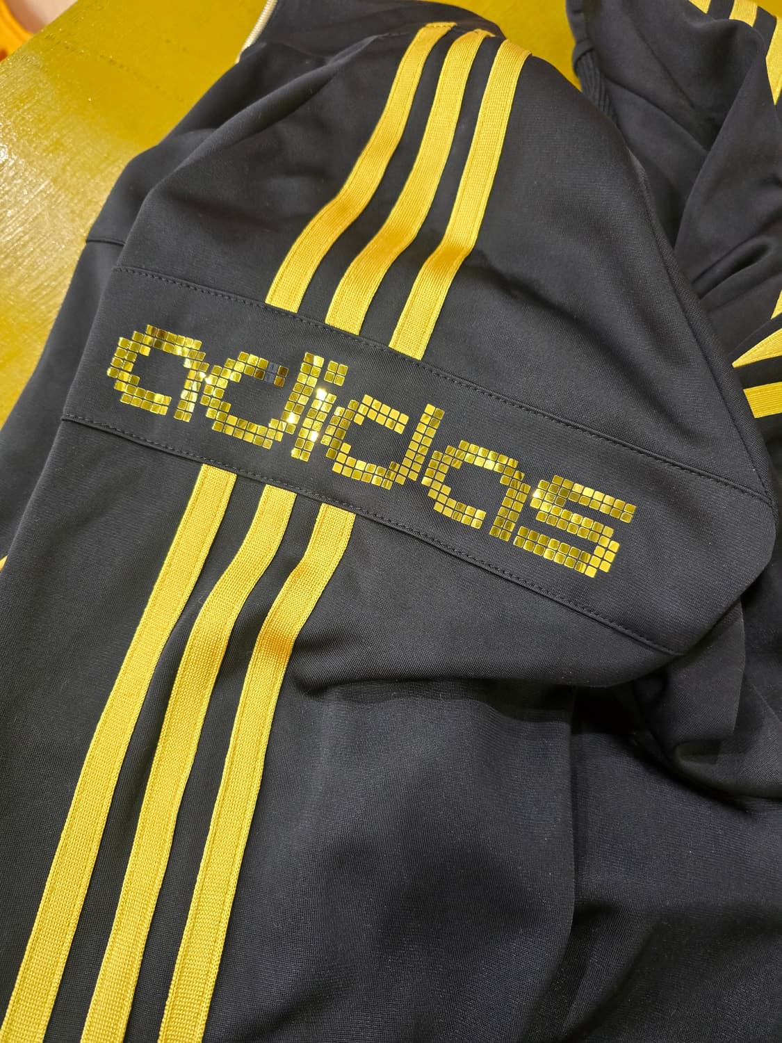 아디다스 블랙/골드 삼선 트랙탑 상품이미지8