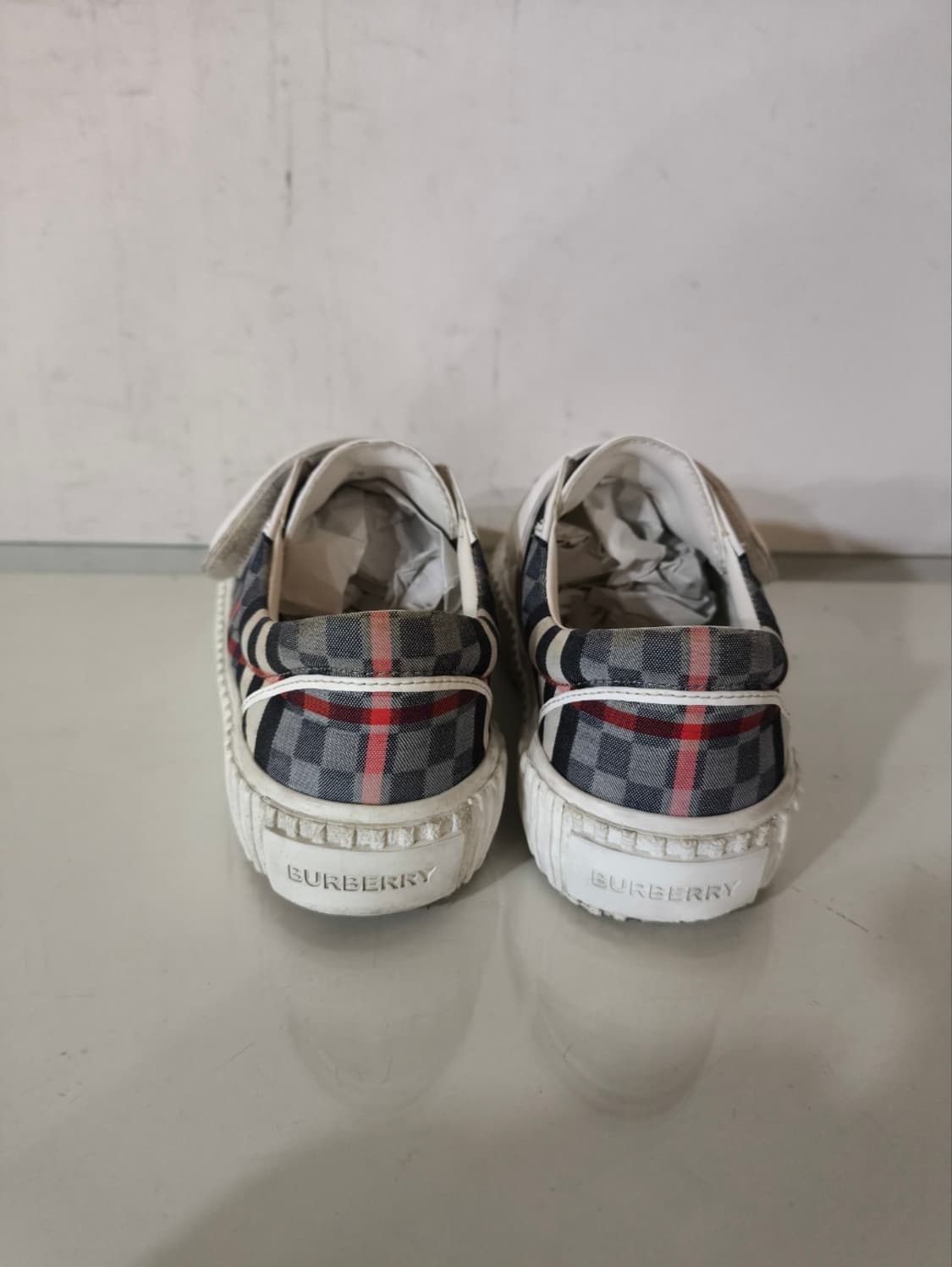29 버버리 밸크로 스니커즈 상품이미지7