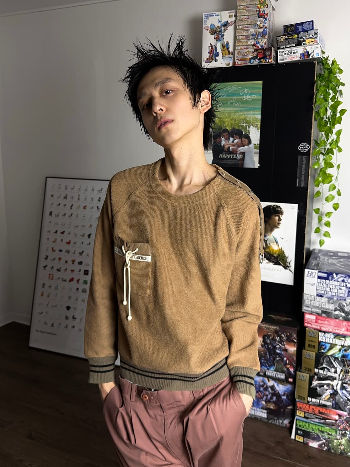 Leiliam 오프닝 숄더 디테일 스웻 셔츠 상품이미지5