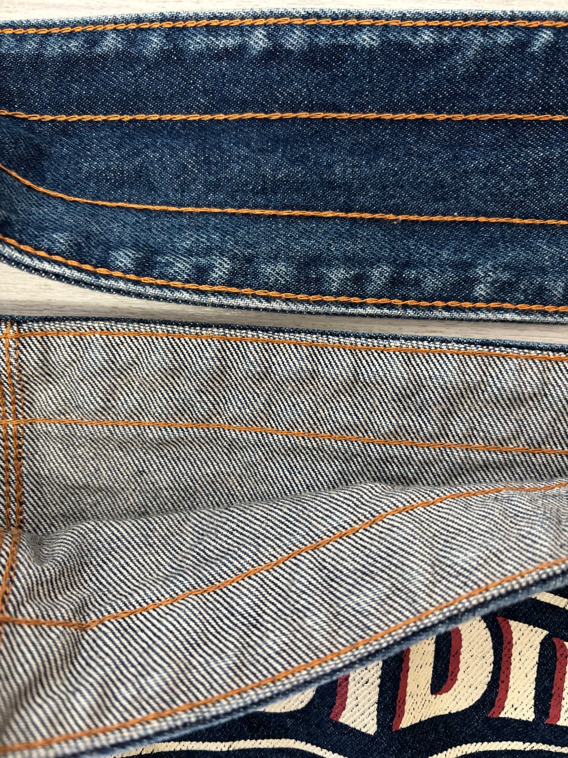 캐피탈 데님 뉴스페이퍼 백 상품이미지3