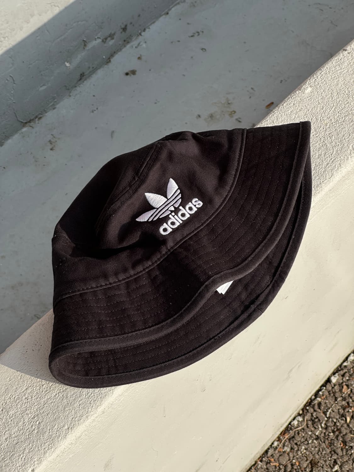 [L] 아디다스 로고 블랙 버킷햇 모자 상품이미지4