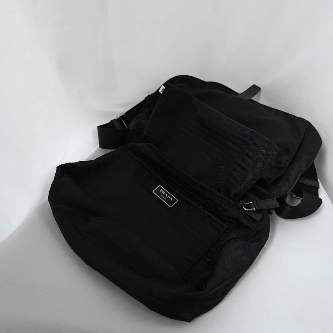 [정품  PRADA] 프라다 사피아노 나일론 크로스백 주우재백 남녀공용 상품이미지7