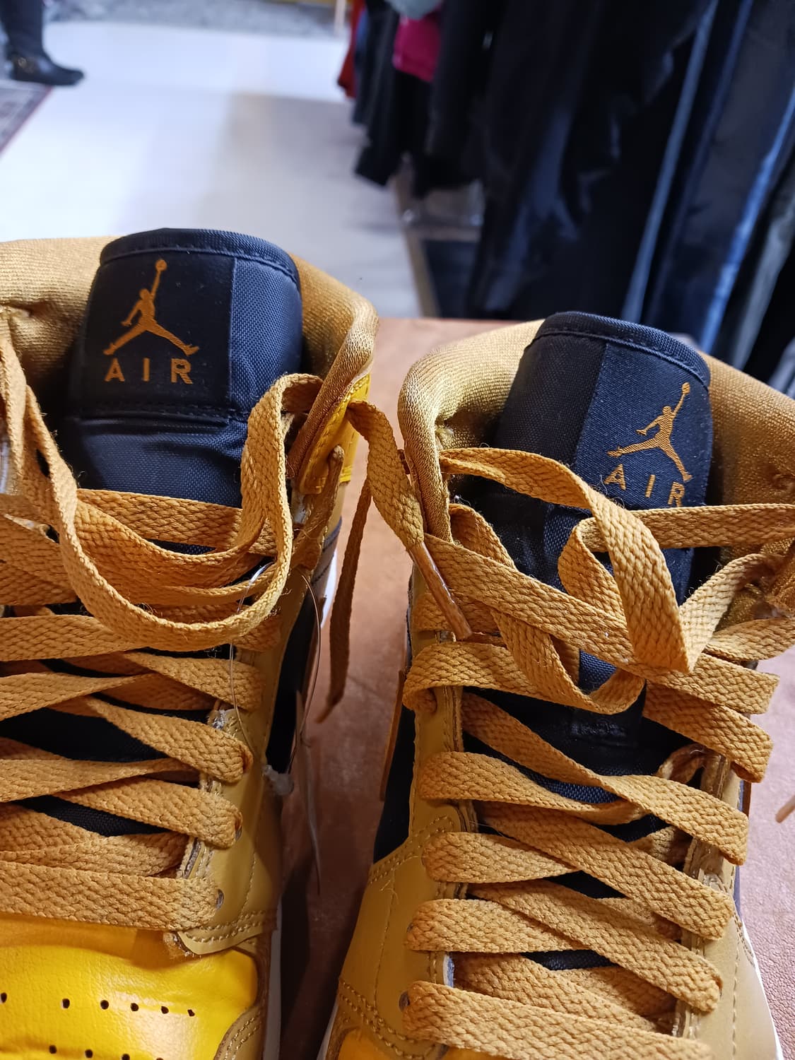 나이키 에어조던 우먼스 1미드 처트니 상품이미지2