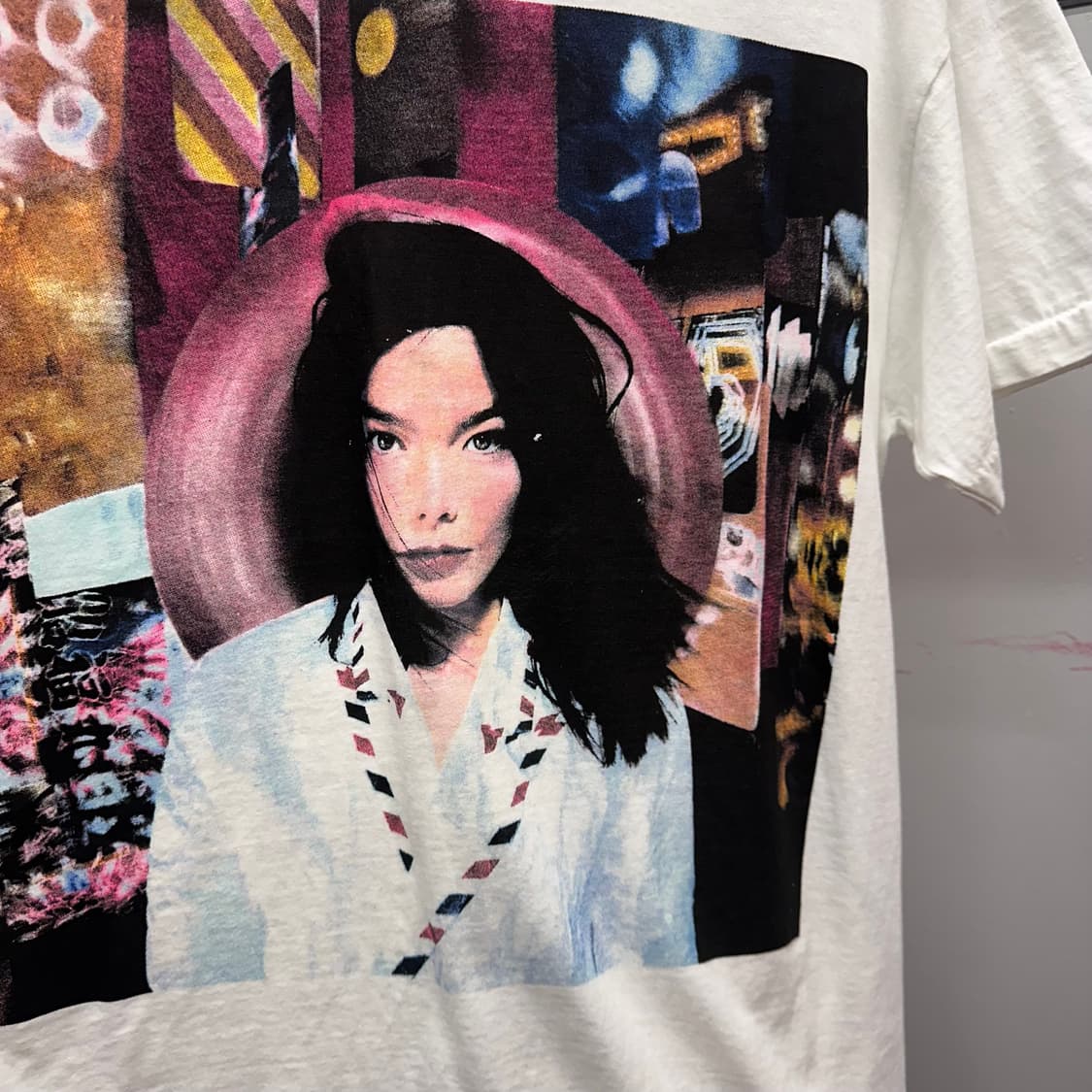 White Bjork Color post Print T-Shirt  상품이미지5