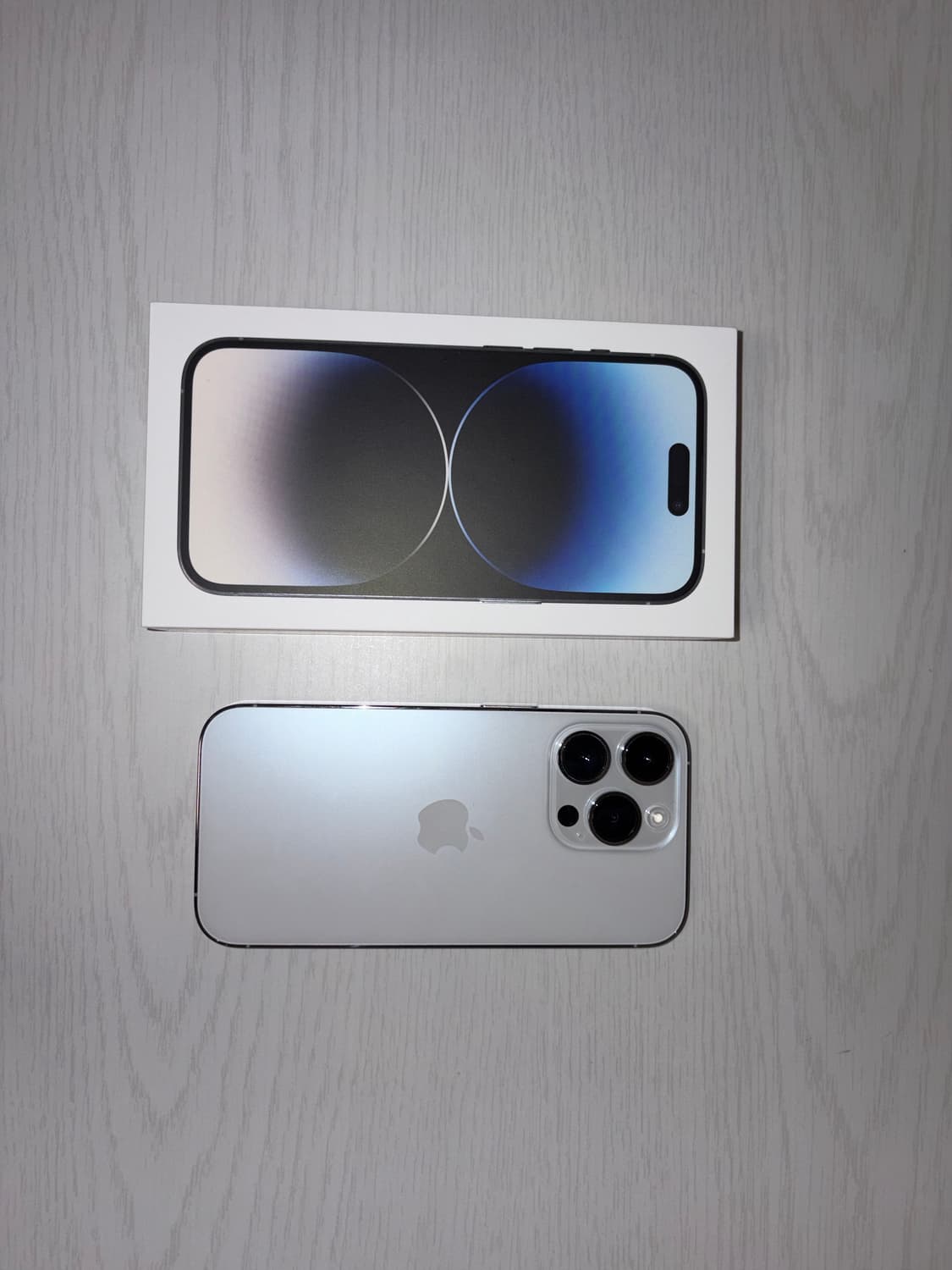 아이폰14프로 화이트 상품이미지3