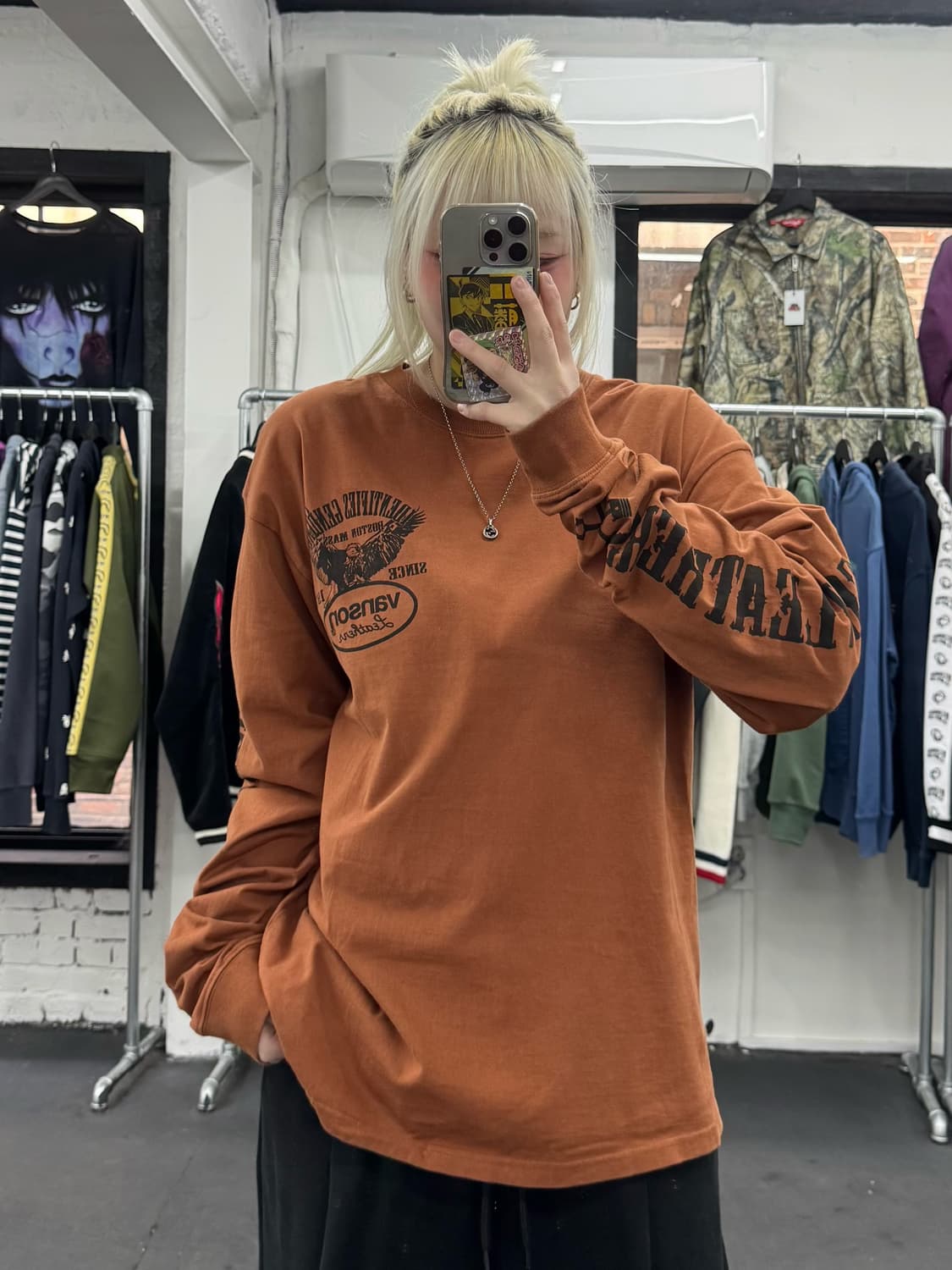 밴슨 레더 사이드 로고 브라운 롱슬리브 상품이미지2