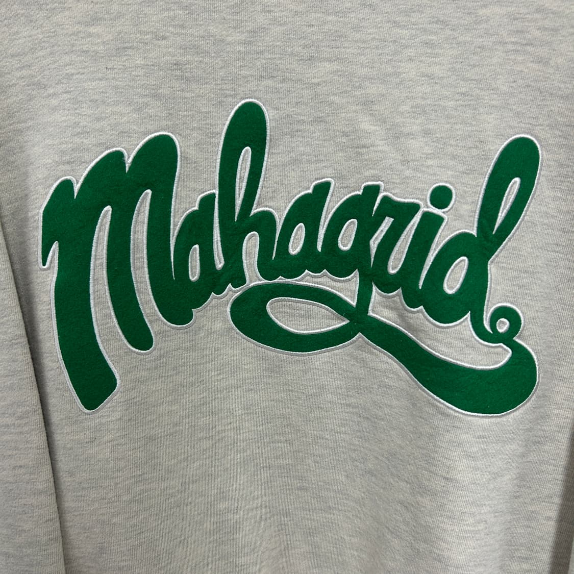 마하그리드 커브드 자수로고 맨투맨 그레이 상품이미지3