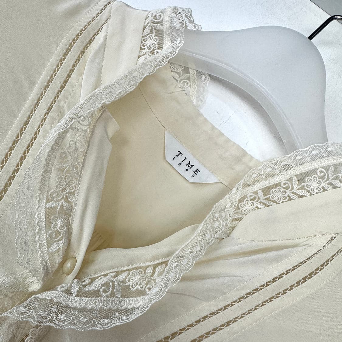 타임 레이스 라인 블라우스 상품이미지4