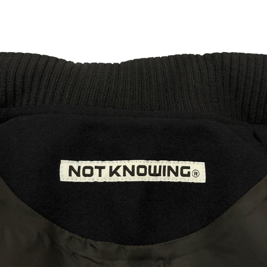 낫노잉 크롭 커브드 바시티 점퍼 자켓 상품이미지6