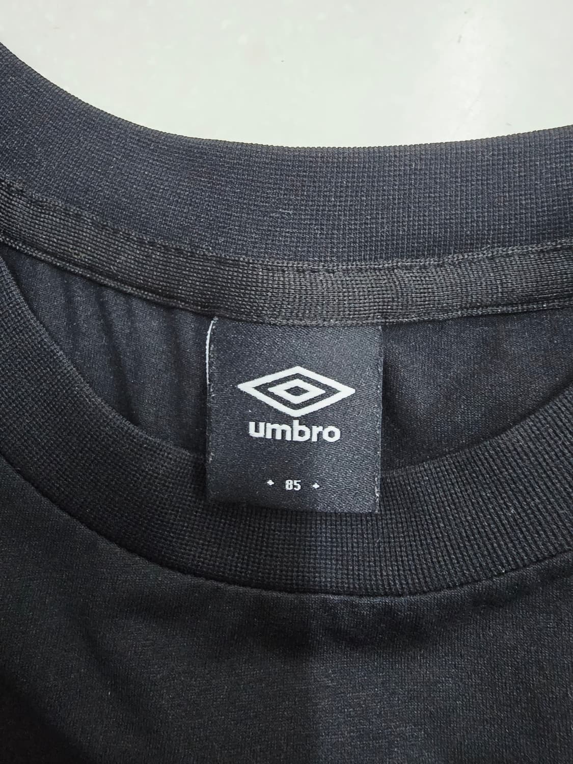 엄브로 반팔 티셔츠 블랙85 상품이미지8