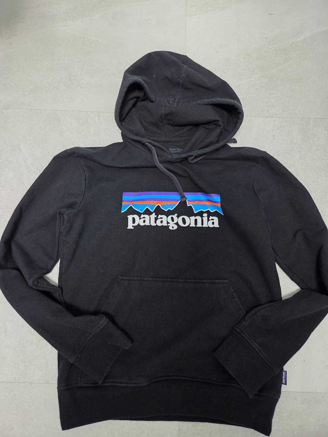 파타고니아 로고 후드티 상품이미지1