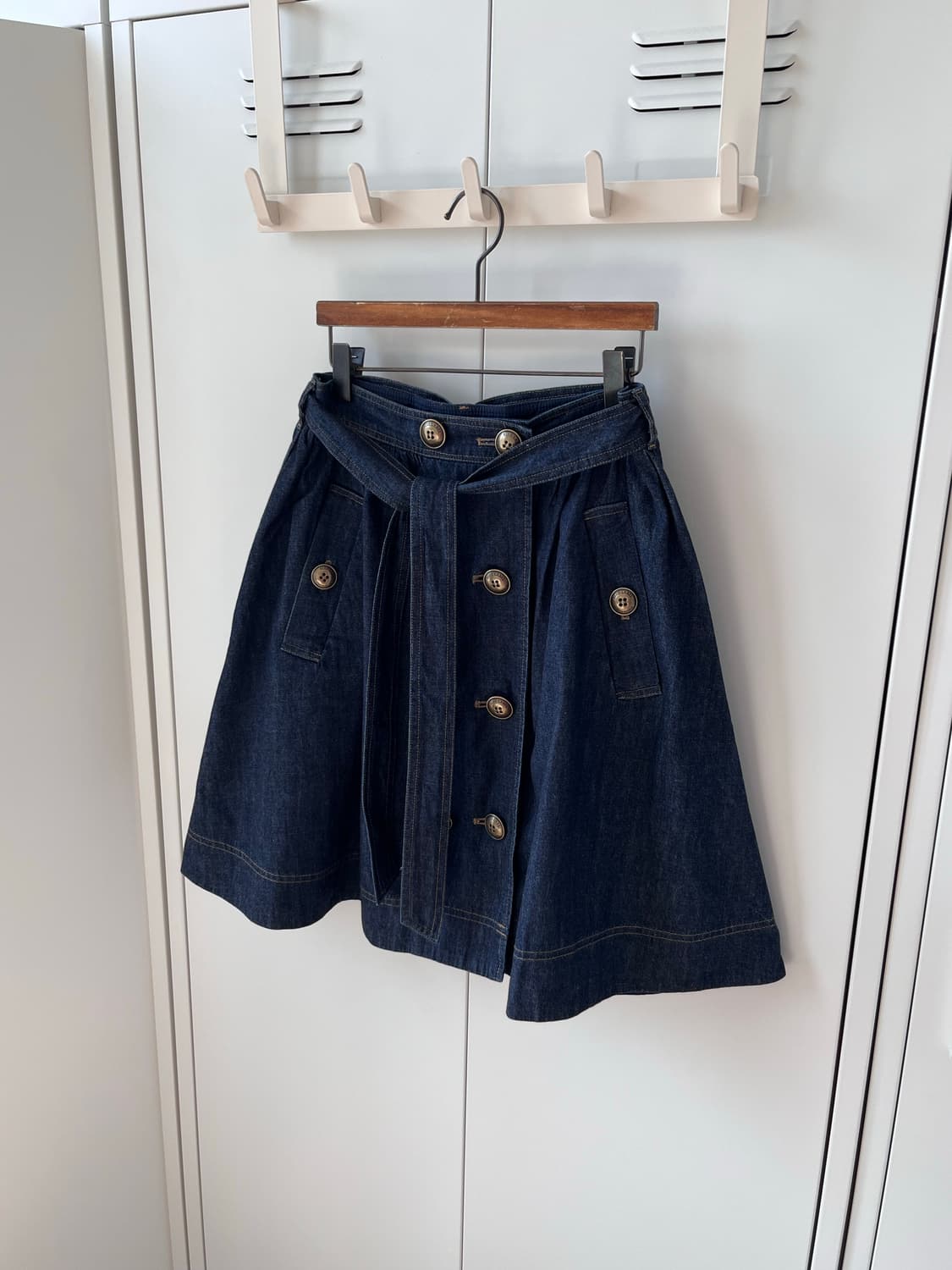 Blue Label 금장 단추 플레어 데님 스커트 상품이미지1