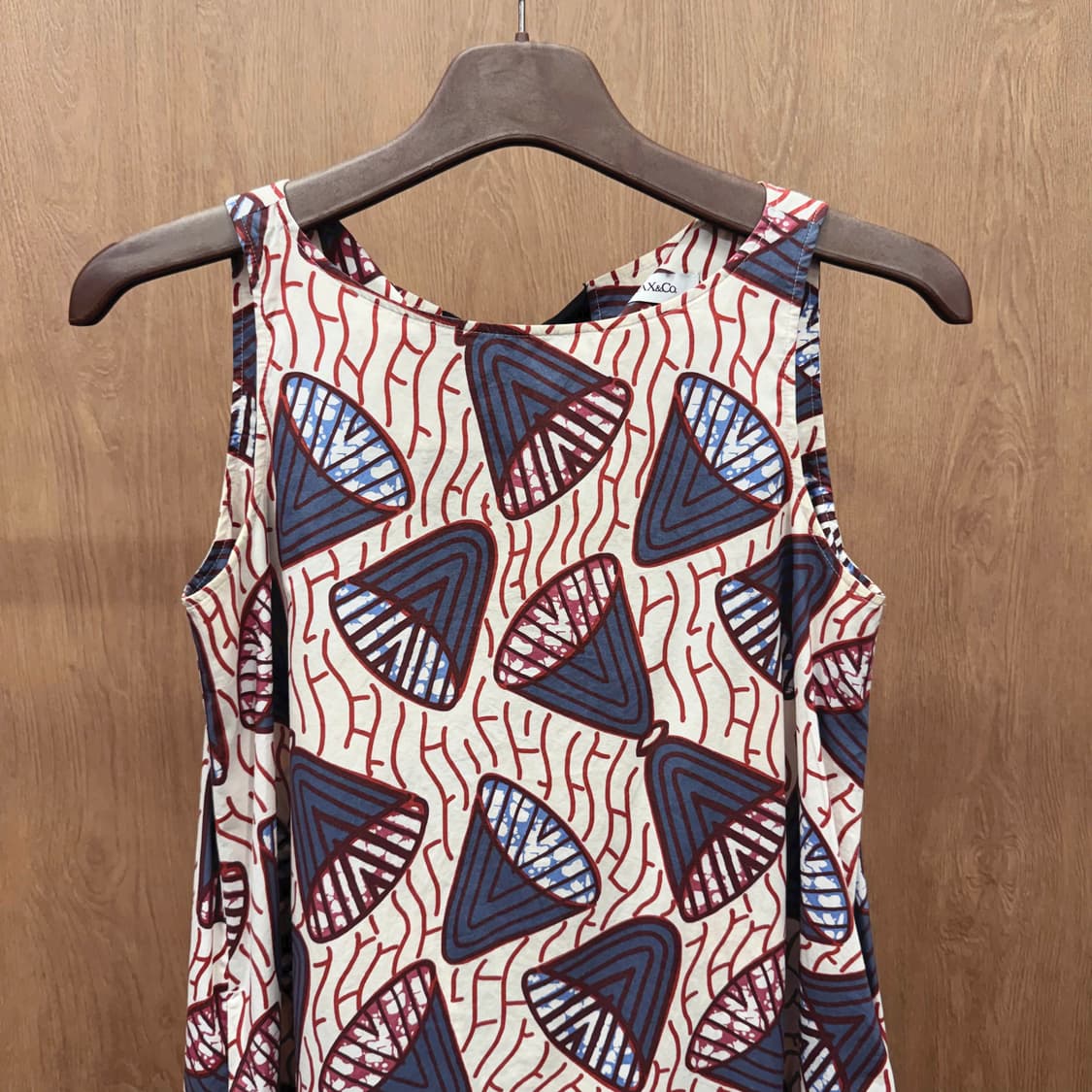 막스앤코 슬리브리스 미디 원피스 기하학 패턴 리본 디테일 멀티컬러 상품이미지4