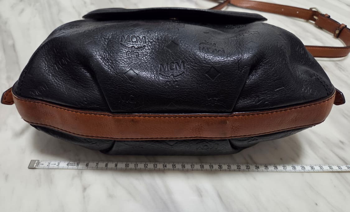 MCM 비세토스 블랙 레더 토트 앤 크로스백 상품이미지5