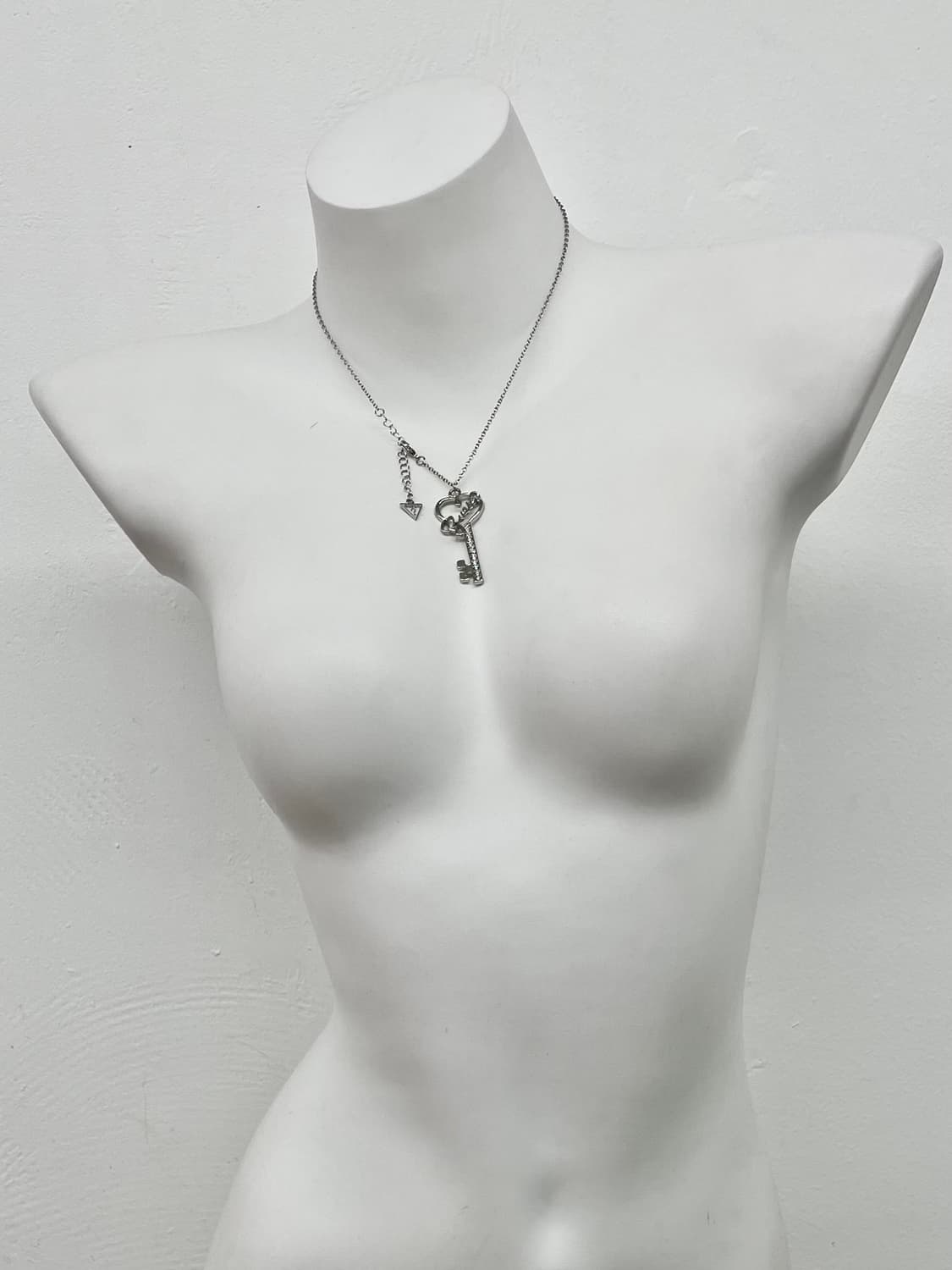 게스 하트 키 큐빅 네크리스 상품이미지3