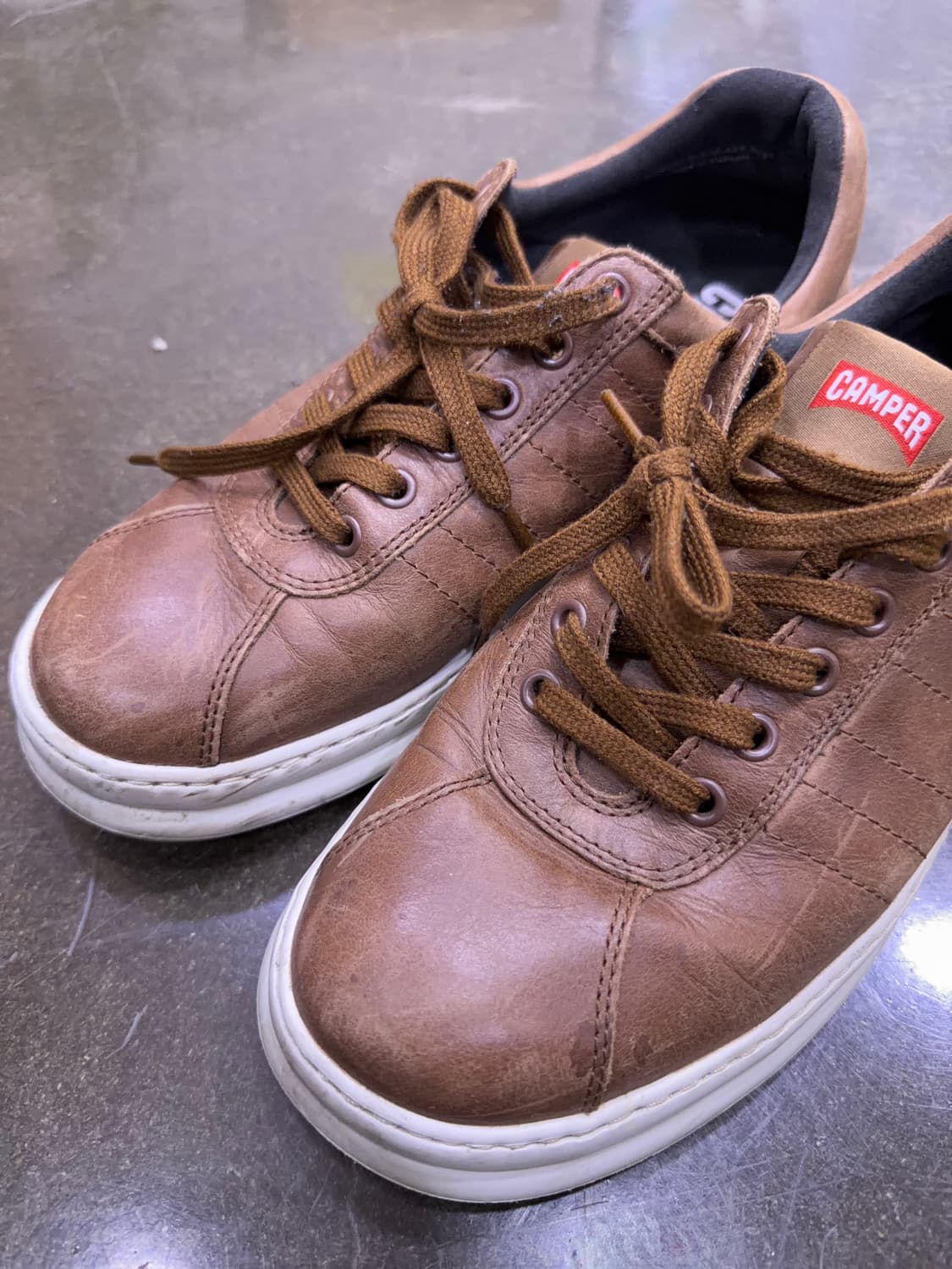 캠퍼 러너 포 레더 스니커즈 브라운 265 상품이미지3