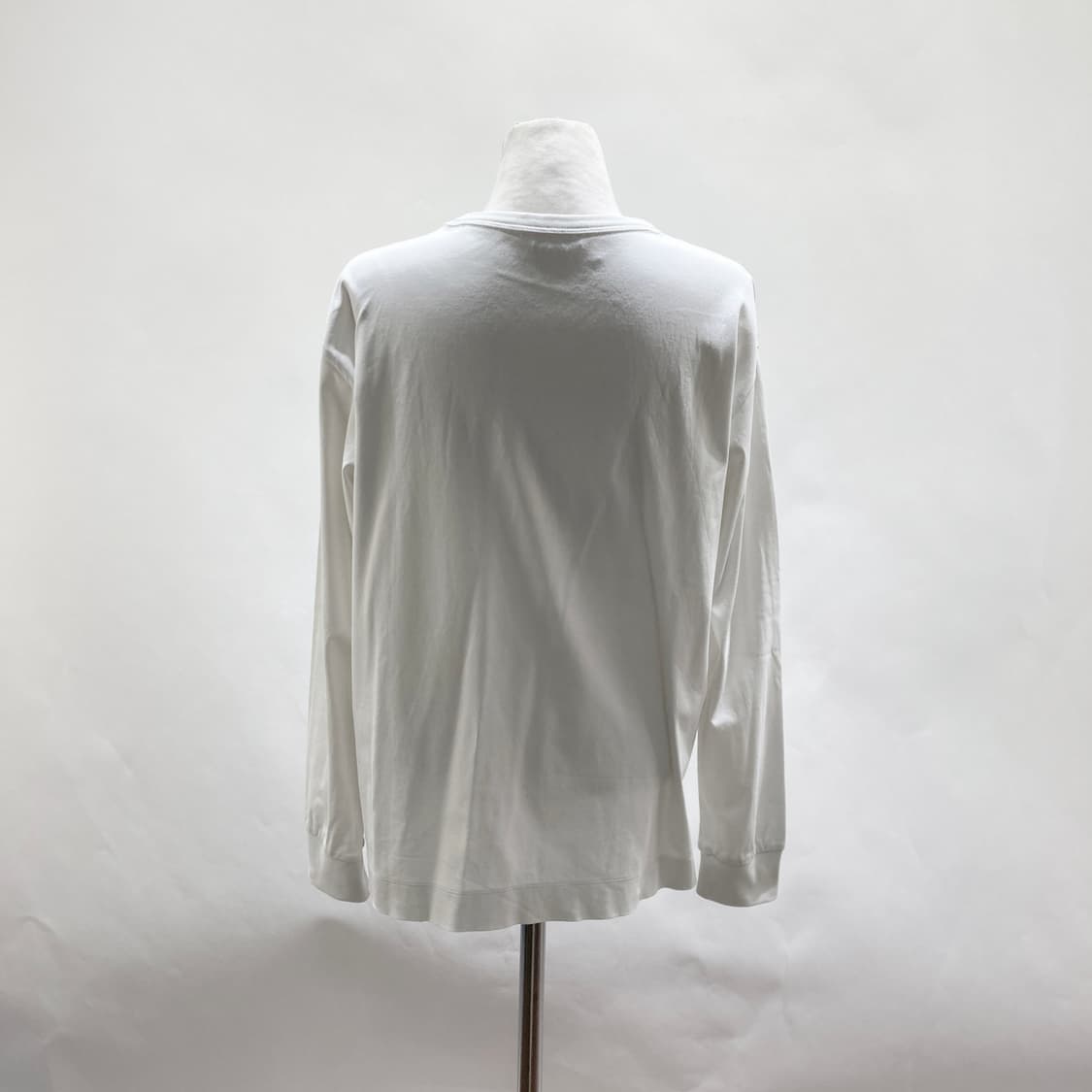 헤지스 여성 라운드긴팔 2023 85 영구제 상품이미지3