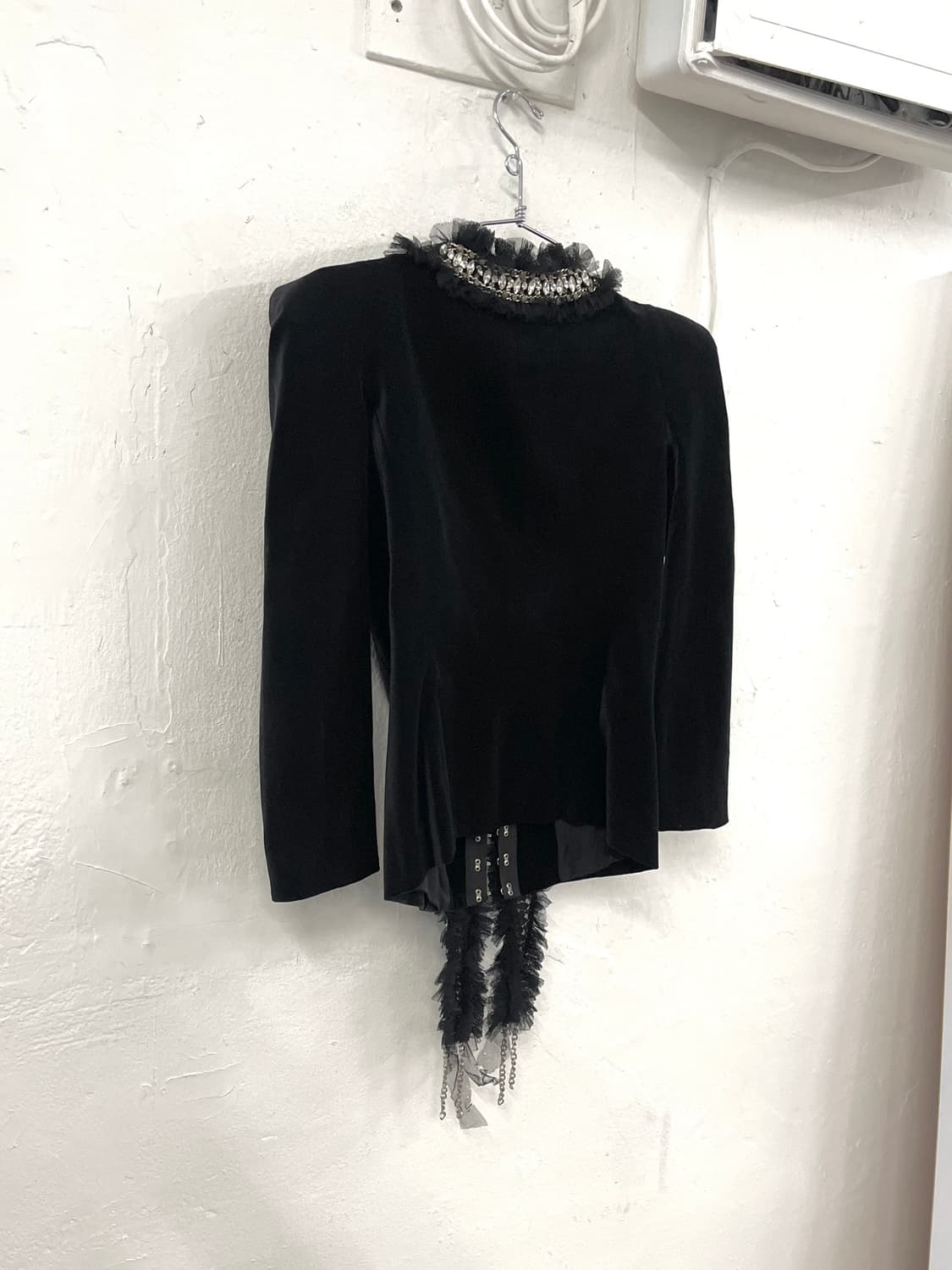 발망 2009FW 데카르넹 런웨이 파워숄더 쥬얼리 벨루어 자켓 상품이미지10