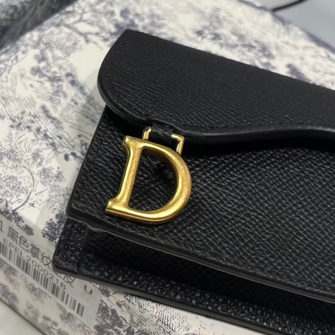 디올 새들 플랩 카드 홀더 그레인드 카프스킨 블랙 상품이미지6