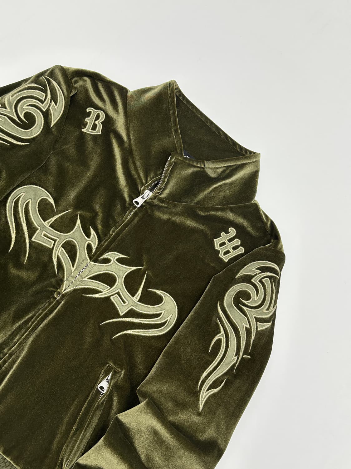 배드블러드 벨벳 져지 집업 상품이미지2