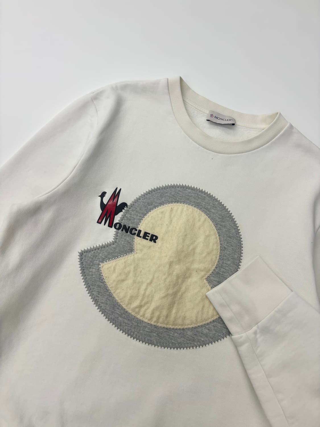 Moncler 몽클레어 18FW 엠브로이드 크루넥 맨투맨  상품이미지3