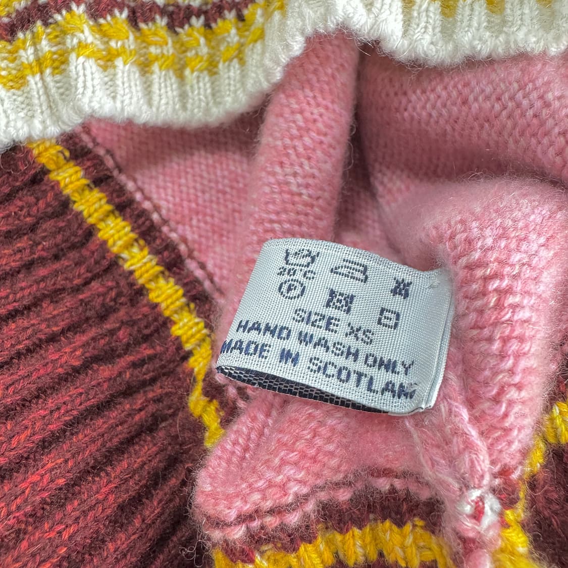 배리 BARRIE 캐시미어 브이넥 니트 상품이미지6