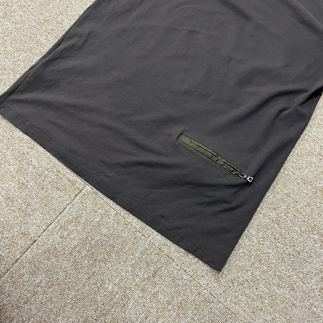  프라다 레드텝 롱슬리브 상품이미지4