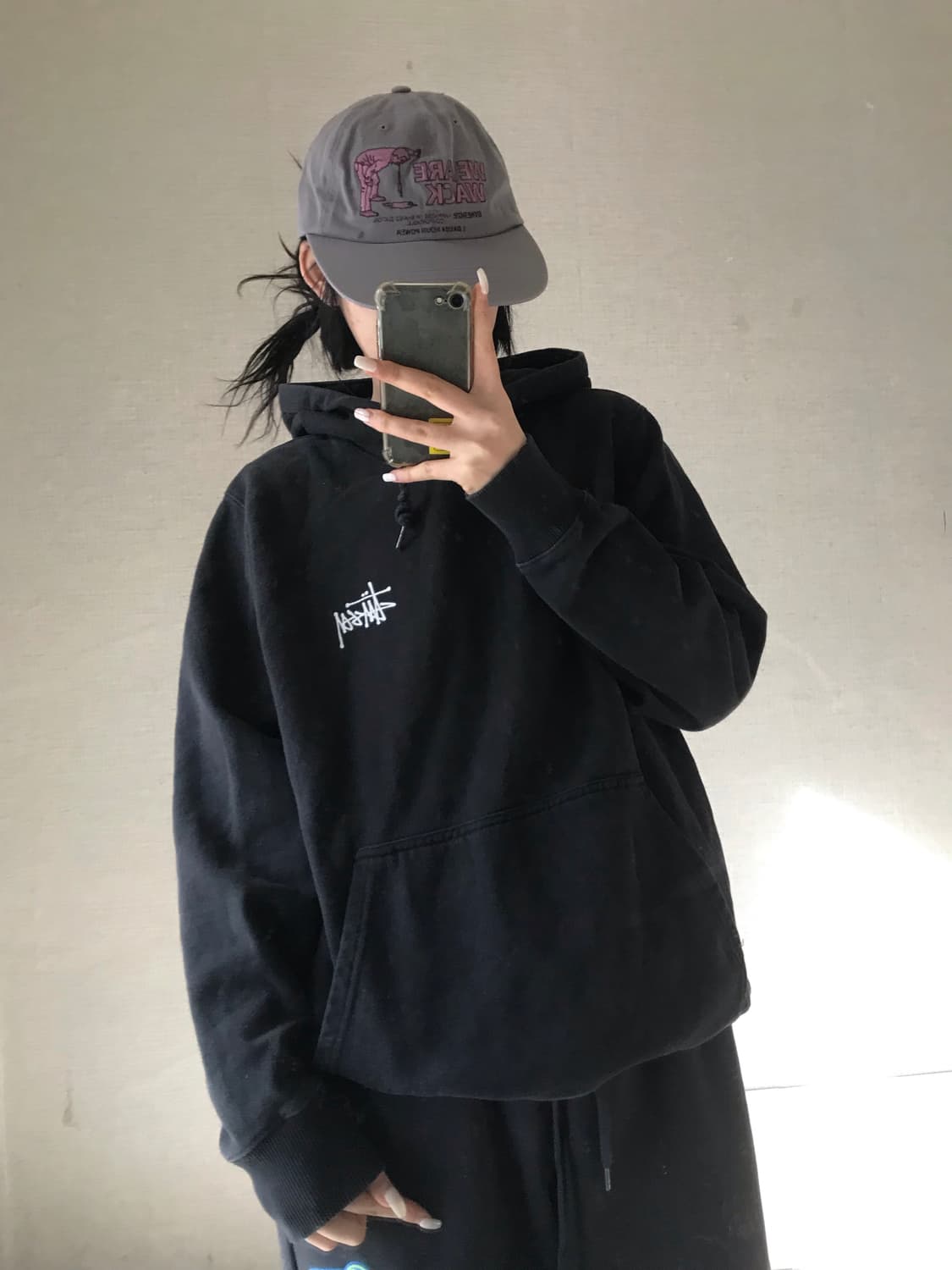 스투시 블랙 빅로고 후드티 상품이미지5