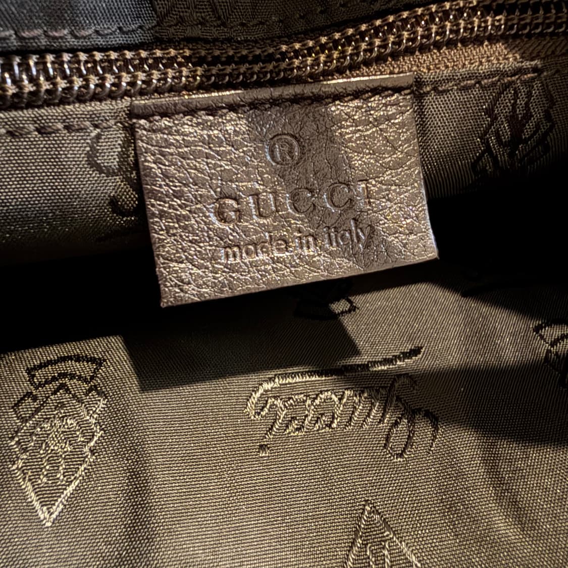 구찌 마이크로 GG 시마 가죽 딥브라운 크로스백 상품이미지5