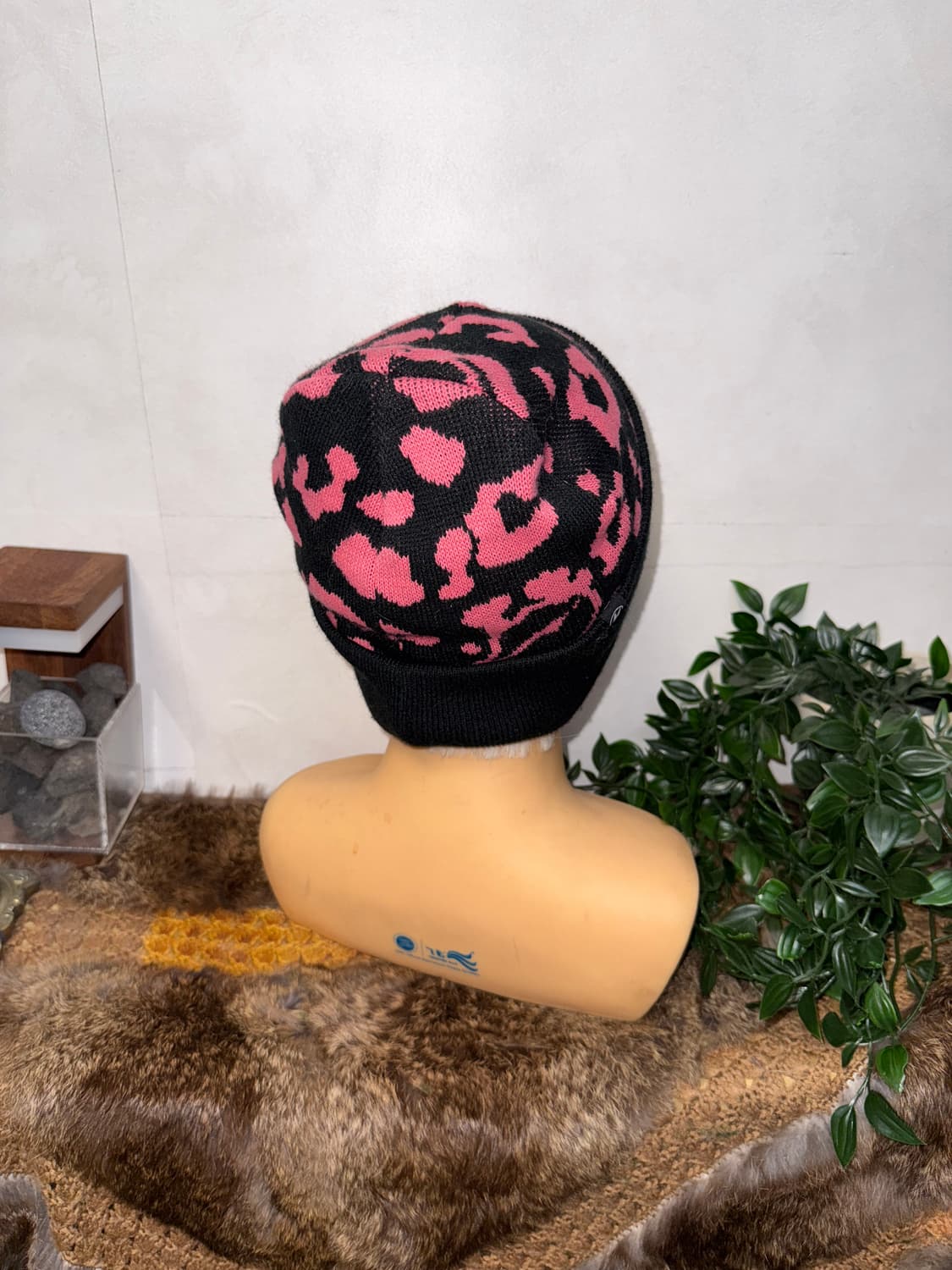 Elstinko black pink leopard lips beanie  상품이미지3