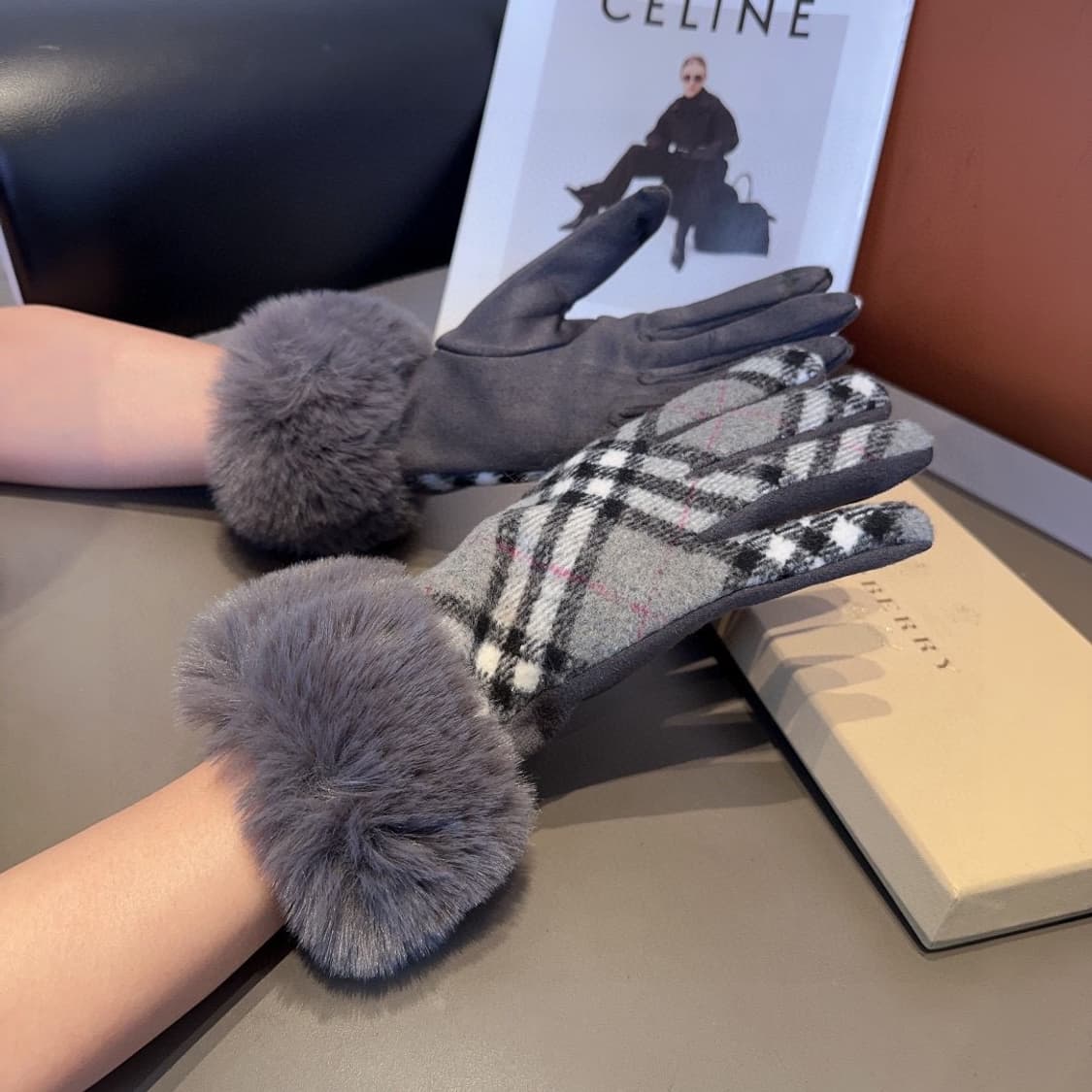 버버리 장갑 가을 겨울 보온 클래식 심플
 상품이미지2