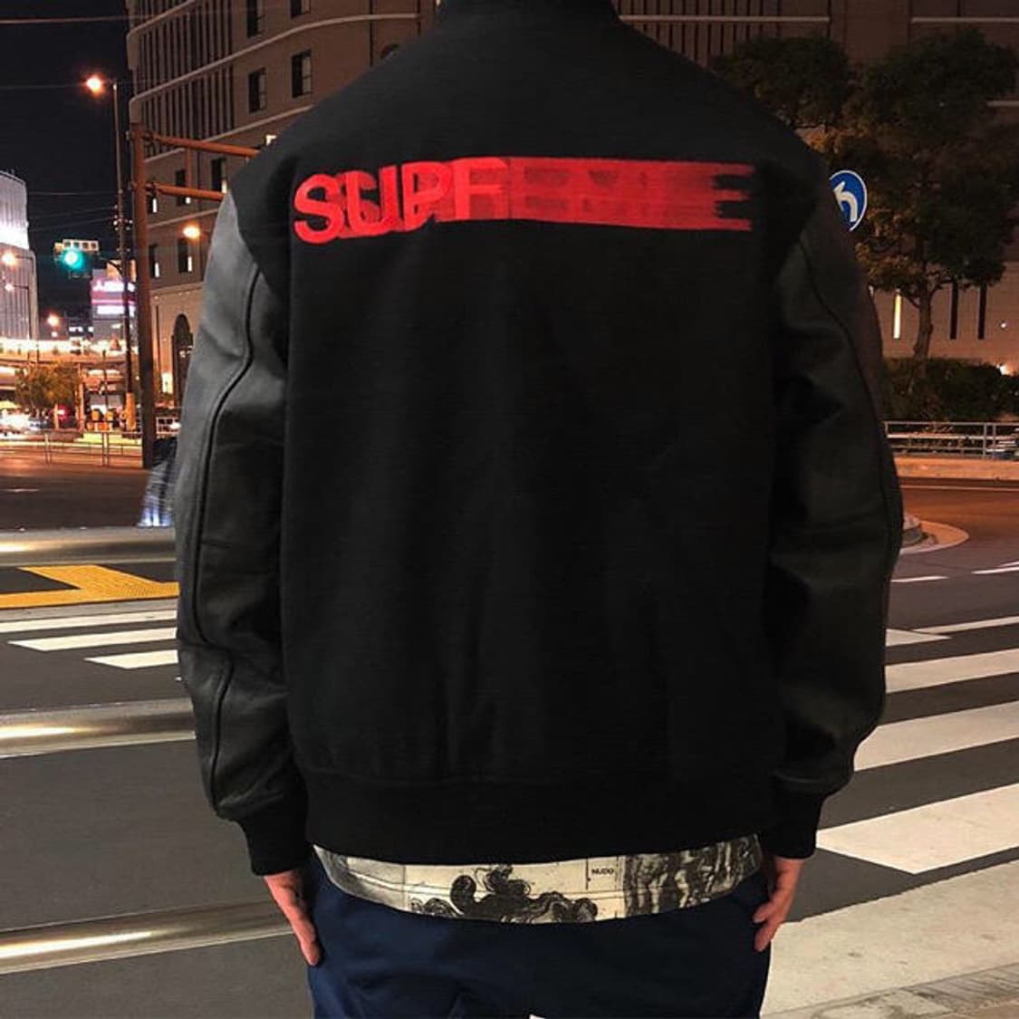 Supreme 18AW 모션로고 바시티자켓 상품이미지1