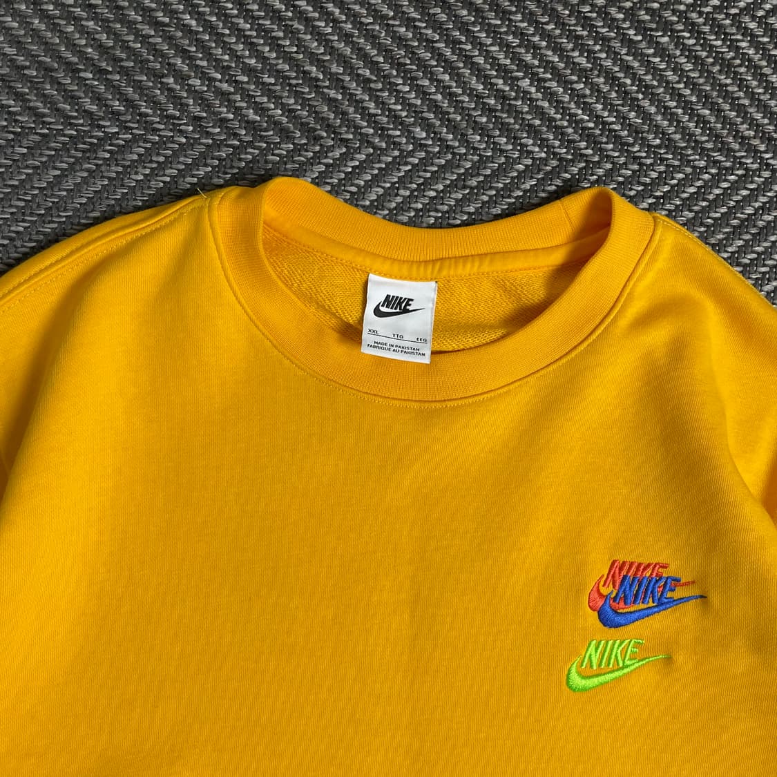 나이키 NSW 퓨추라 멀티 스우시 프렌치 테리 맨투맨 옐로우y 4855 상품이미지5