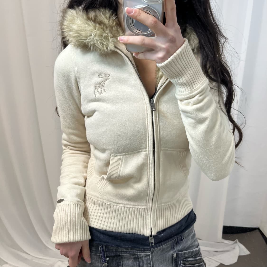 Abercrombie Wolf Logo Zip Hoodie 상품이미지3