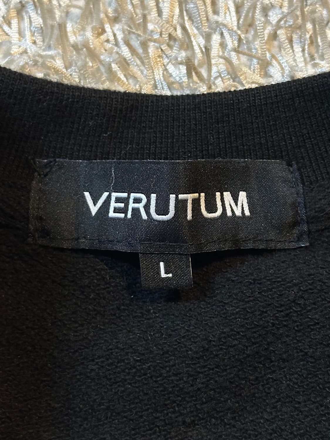 희귀) 베루툼 VERUTUM 로고 맨투맨 블랙 상품이미지5