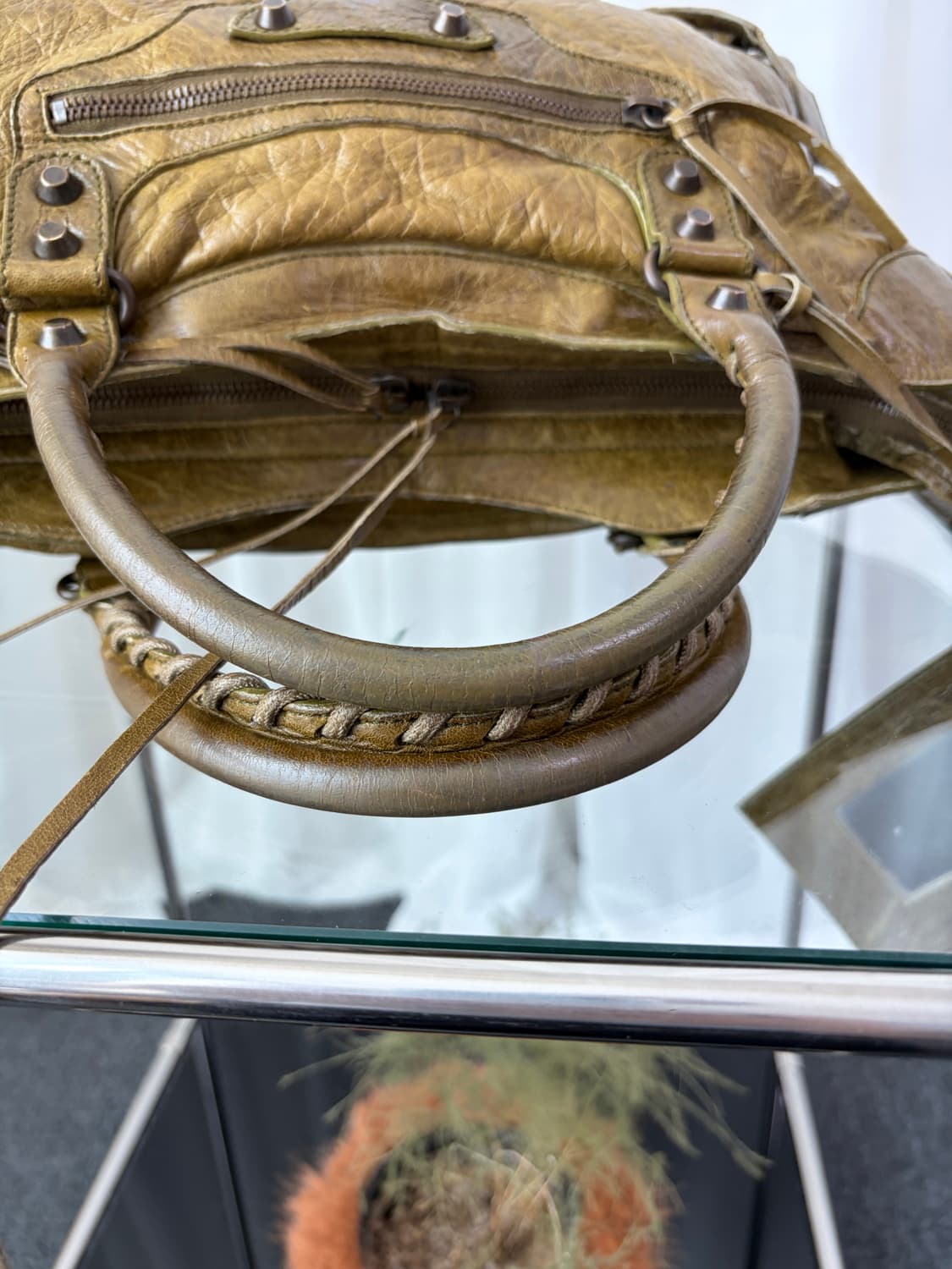 발렌시아가 시티 모터백 카키 올리브 상품이미지8