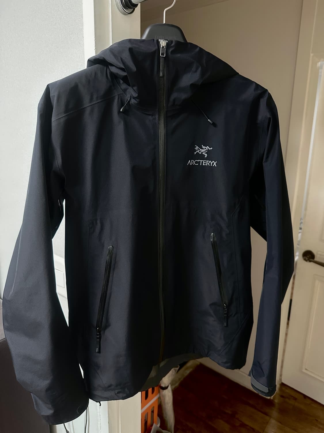 아크테릭스 베타LT 블랙 M사이즈 상품이미지1