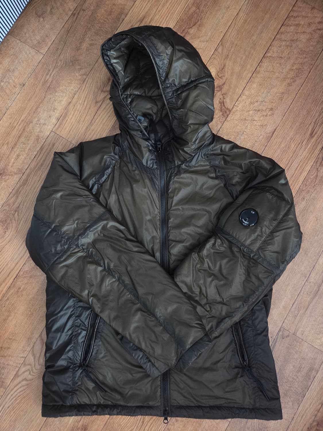 CP컴퍼니 경량 패딩 상품이미지1