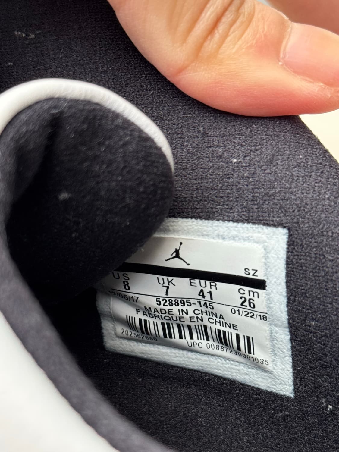 나이키 조던 11 레트로 로우 이리디센트 상품이미지10