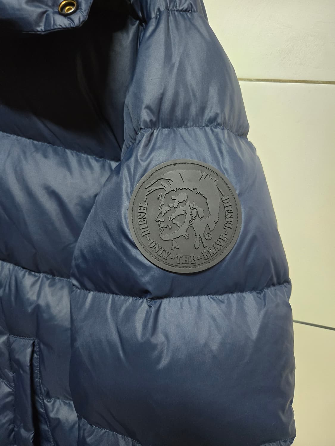 디젤 남성 네이비 다운 패딩 상품이미지2