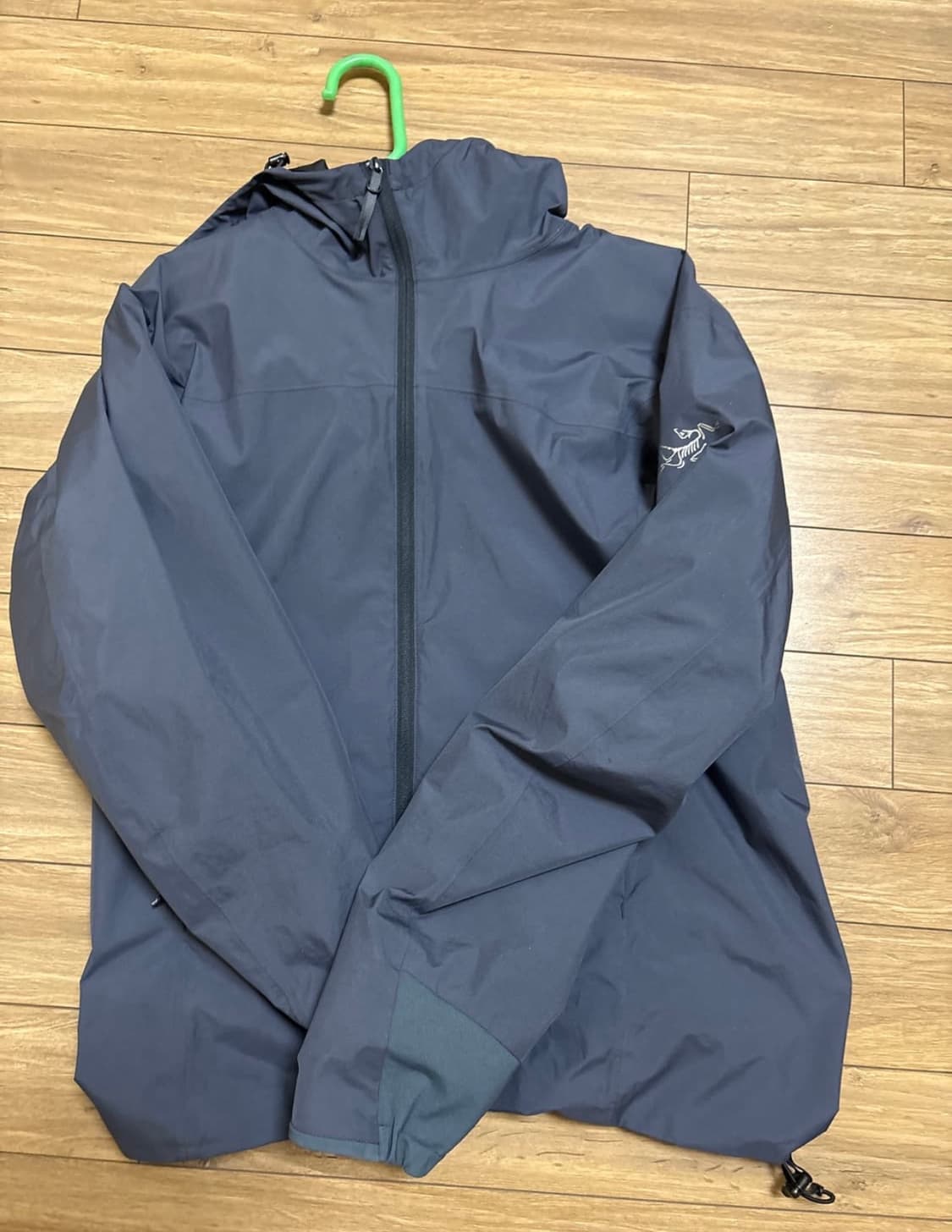 아크테릭스 바람막이 급처 🫡🫡 사이드 로고 상품이미지2