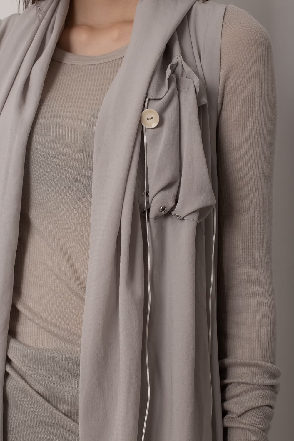 BAJRA ASYMMETRIC DRAPE HOOD VEST 상품이미지3