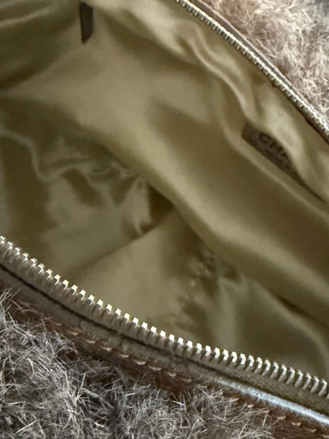 Chanel 샤넬 퍼 하프문 숄더백 상품이미지6