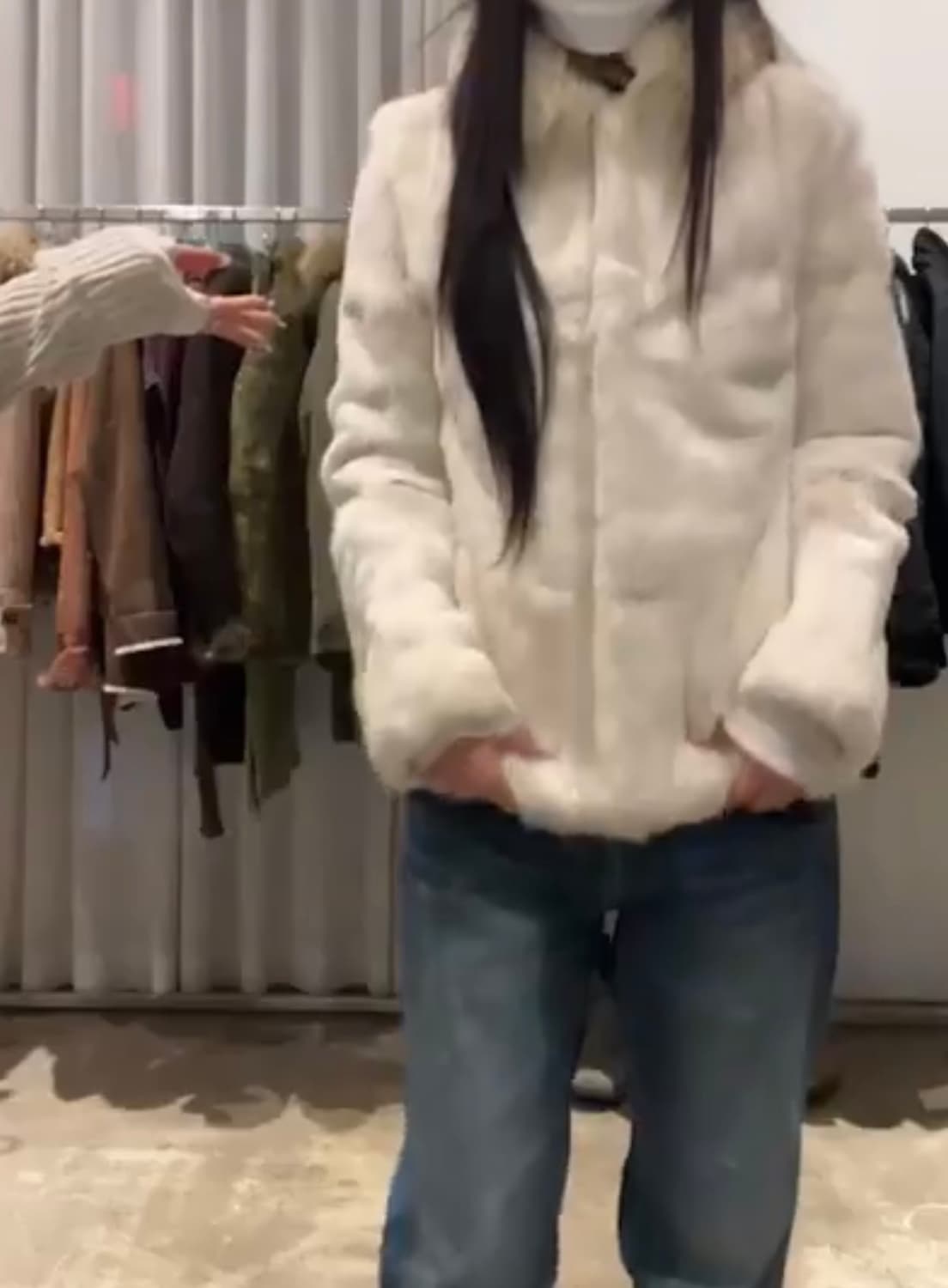 크림 아이보리 래빗 퍼자켓 from 료헤빈티지 상품이미지3